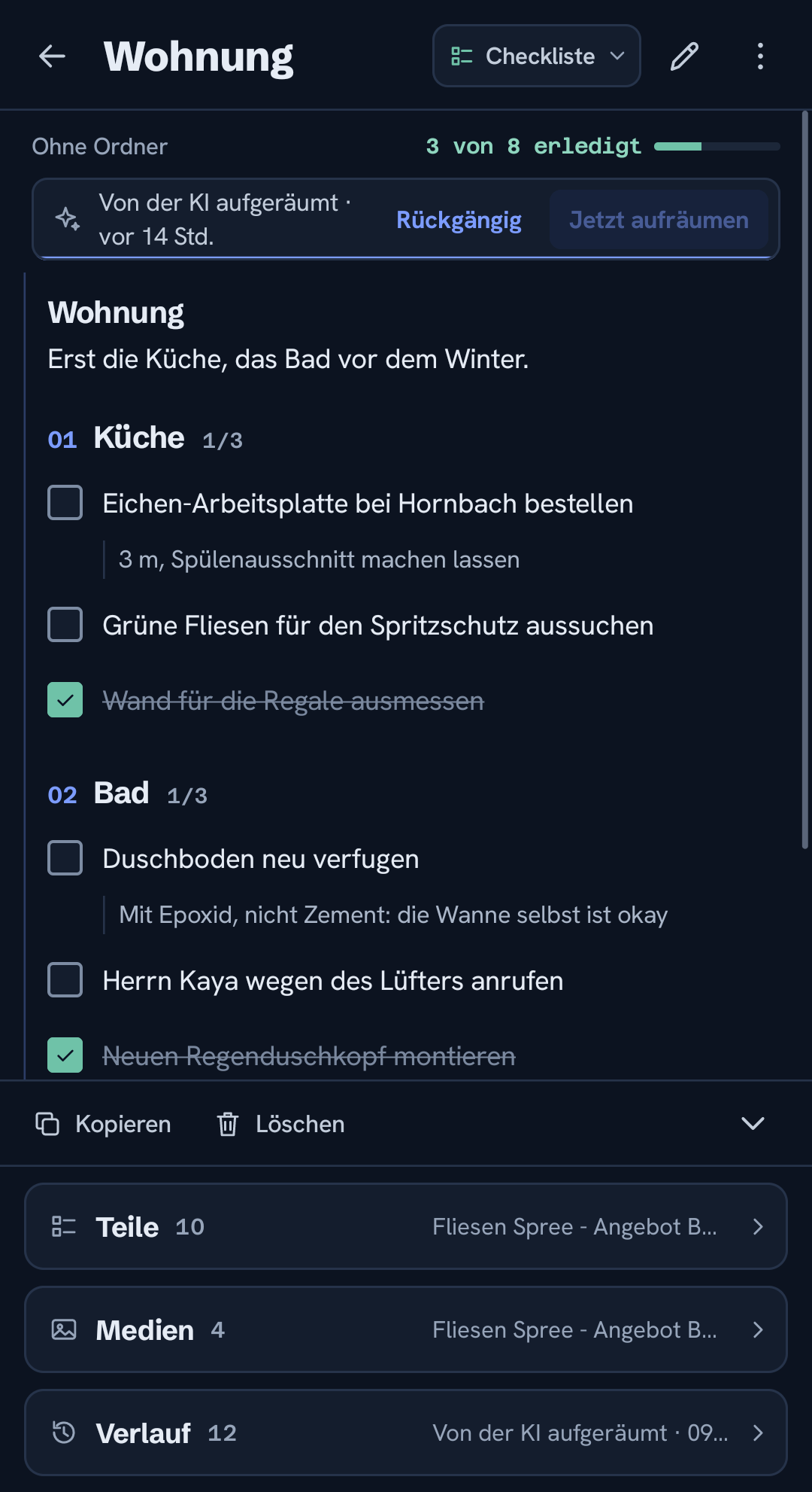 Eine Checklisten-Notiz mit Abschnitten, Haken und Aufgabendetails